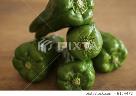 green pepper green pepper 6134472