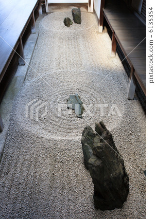 Ryuuinjyoin eastern drop pot 6135354