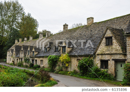 Cotswolds village 1 6135896