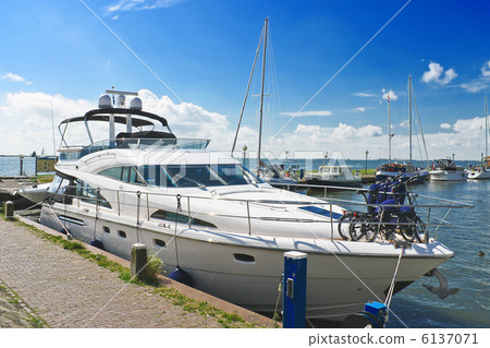 Yachts in the port of Volendam. Netherlands Yachts in the port of Volendam. Netherlands 6137071