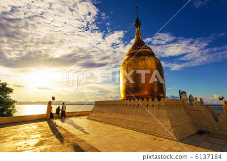 黃昏時的Bupererpayers（緬甸，蒲甘寺） 6137184