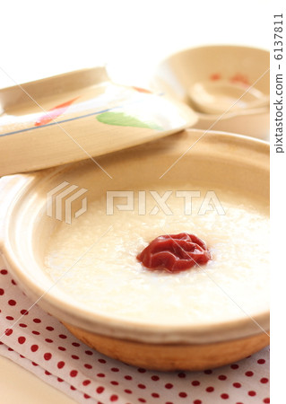Rice porridge with rice porridge 6137811