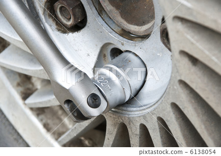 Wheel replacement 6138054