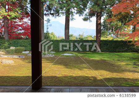 Yuen Temple in autumn 6138599