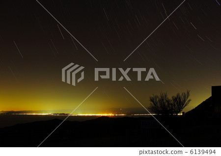 明星和夜景 6139494