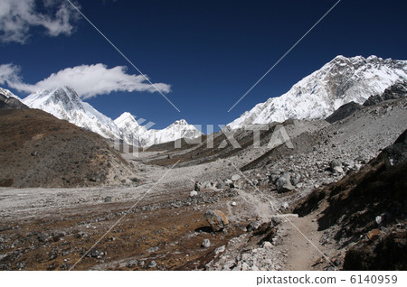珠穆朗瑪峰徒步旅行路 珠穆朗瑪峰徒步旅行路 6140959