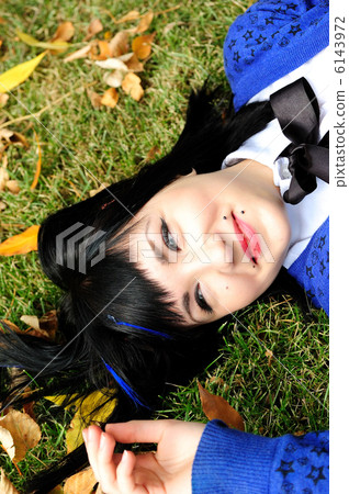 blue-eyed brunette blue-eyed brunette 6143972