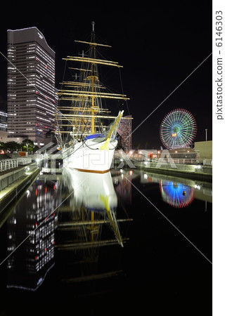 Nippon Maru Minato Mirai Yokohama night view 6146303