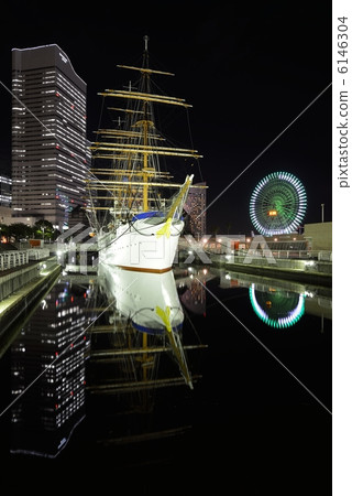 Nippon Maru Minato Mirai Yokohama night view 6146304