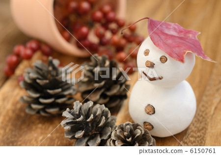 雪人的玩偶和Toukaede的秋葉 雪人的玩偶和Toukaede的秋葉 6150761