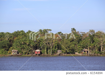 Private house on the bank of the Amazon 6154894