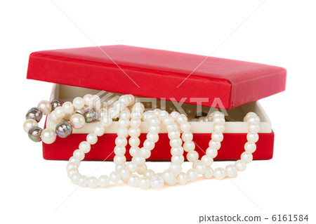 pearl jewelery in box 6161584