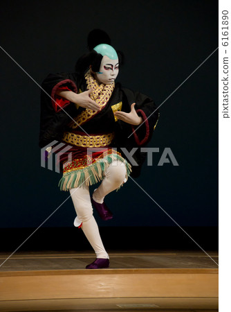 Japanese traditional beauty _ a young boy who dances in the kabuki guys 6161890