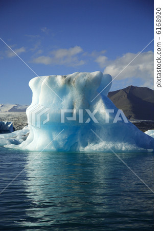 Gigantic iceberg Gigantic iceberg 6168920