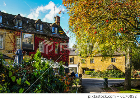Town of Bourton-on-the-Water 2 6170852