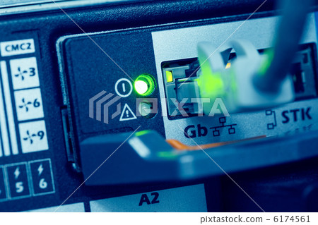 USB cable in server 6174561