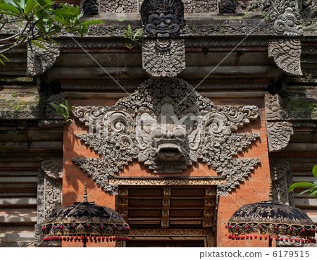 Statue of Balinese demon in Ubud 6179515