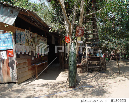 Aki Lar mine museum (Siem Reap / Cambodia) Aki Lar mine museum (Siem Reap / Cambodia) 6180653