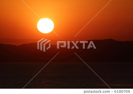 Sunset sunk in Miura Peninsula on the other side seen from Futatsu Cape 6180709