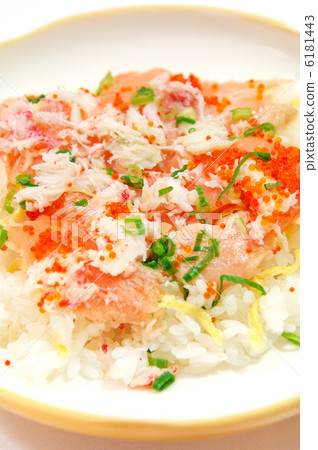 美味的螃蟹和鮭魚Haras'壽司壽司 6181443