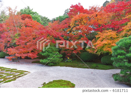 Tengui-an in autumn 6181711