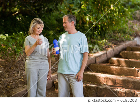 Couple drinking water 6183208