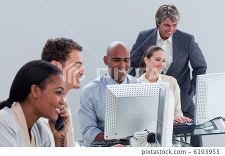 Confident business team at work 6193955