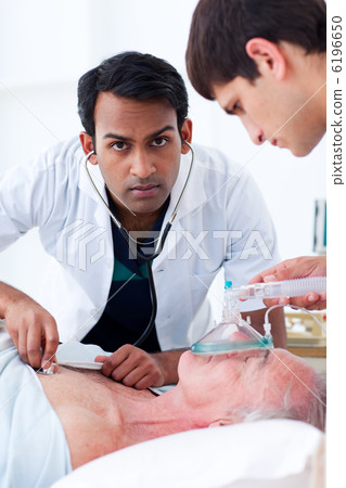 Young Doctors in an emergency unit 6196650