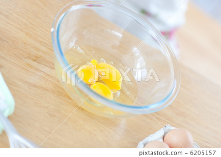 Close-up of eggs in the kitchen 6205157