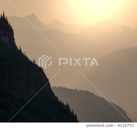 Mountain silhouette Mountain silhouette 6210752