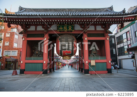 Kaminari gate 6223895