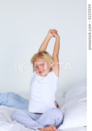 Tired little girl Tired little girl 6225934