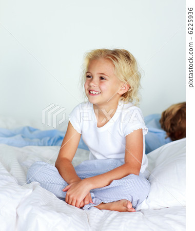 Smiling girl looking to the side 6225936