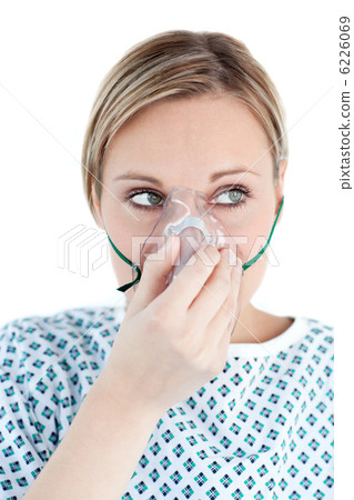 Female patient with oxygen mask looking to the side 6226069