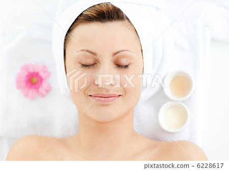 Unwound woman having a massage Unwound woman having a massage 6228617