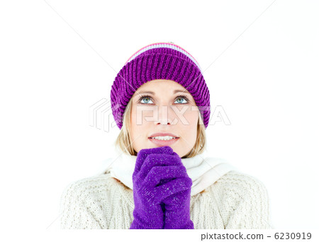 Freezed woman wearing cap and gloves 6230919