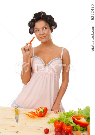 housewife preparing paprika . housewife preparing paprika . 6232450
