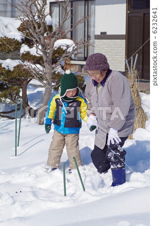 Great-grandmother and great-grandchild Great-grandmother and great-grandchild 6232641