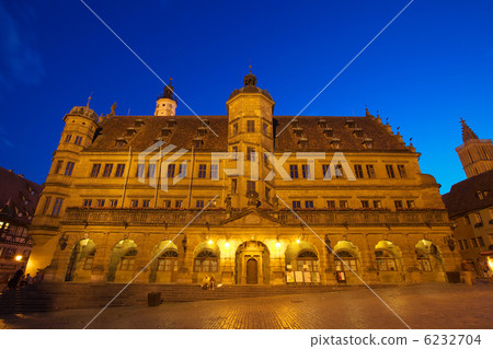 Night view of Rothenburg Town Hall 6232704