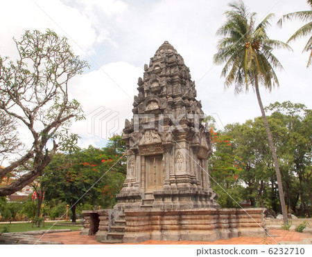 Cambodia Siem Reap Wat Damnak 6232710