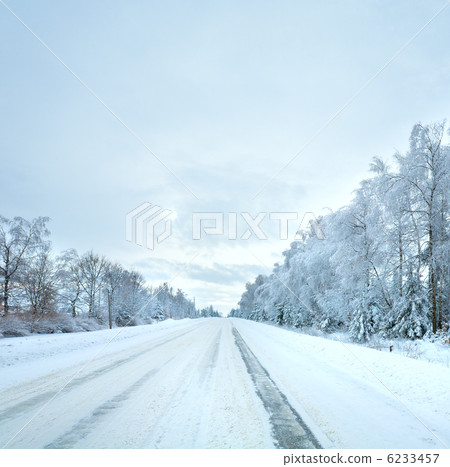 Dull winter country road 6233457