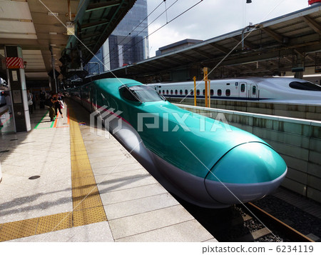 Tohoku Shinkansen Hayabusa 6234119