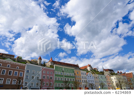 德國伯克豪森城堡和舊城區的街道 6234869