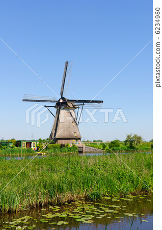 Netherlands World Heritage Kinderdijk = Elshaut windmill network 6234980