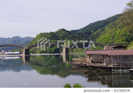 Kintai Bridge and Yakatabune 6236054