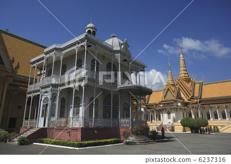 House of Napoleon III of the royal palace House of Napoleon III of the royal palace 6237316