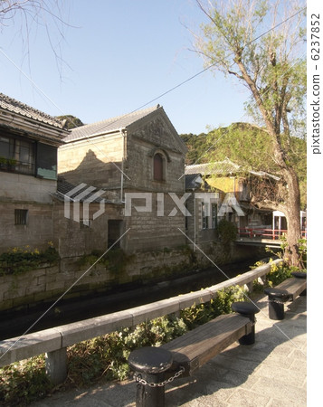 Perry Road Perry Road 6237852