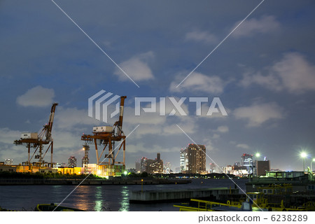 港口在晚上·門式起重機 6238289