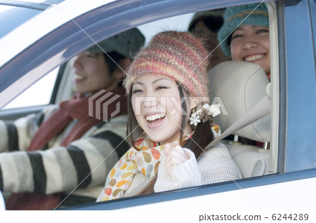 開車的年輕人 6244289
