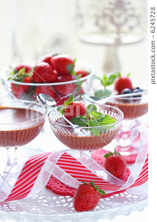  Chocolate mousse 6245728